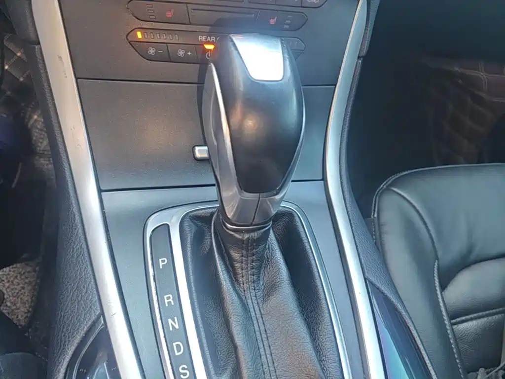 Ford Edge — миниатюра 14