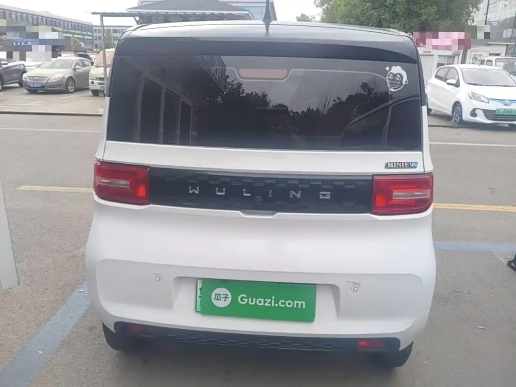 Wuling MINIEV — миниатюра 6