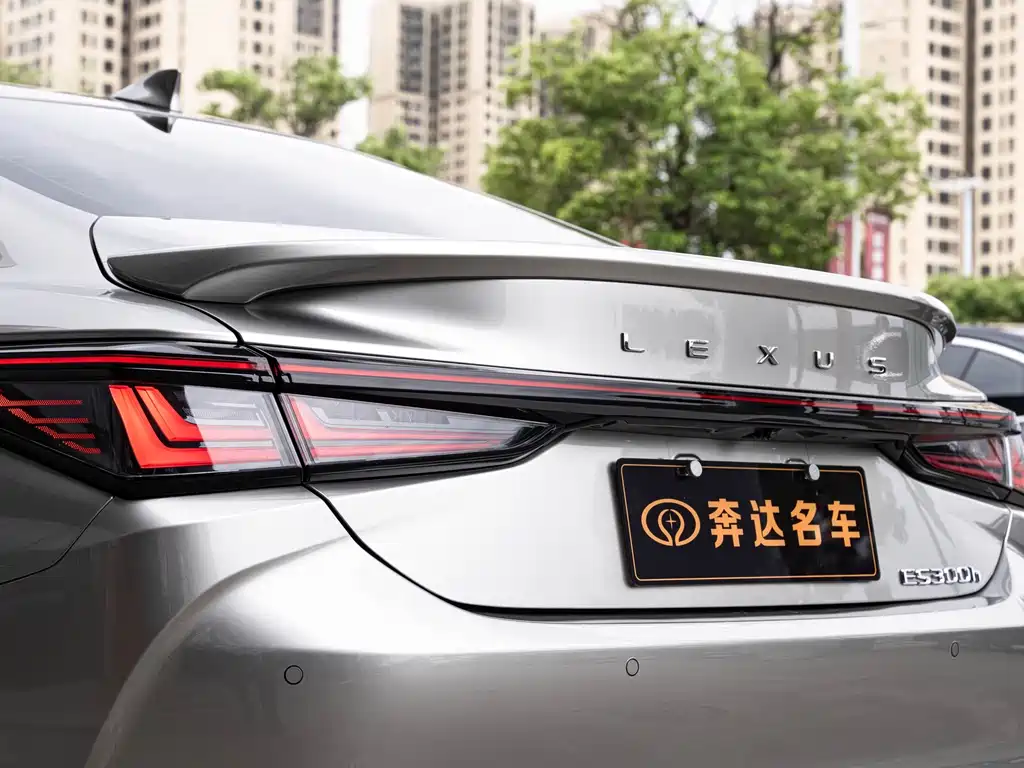 Lexus ES — миниатюра 7