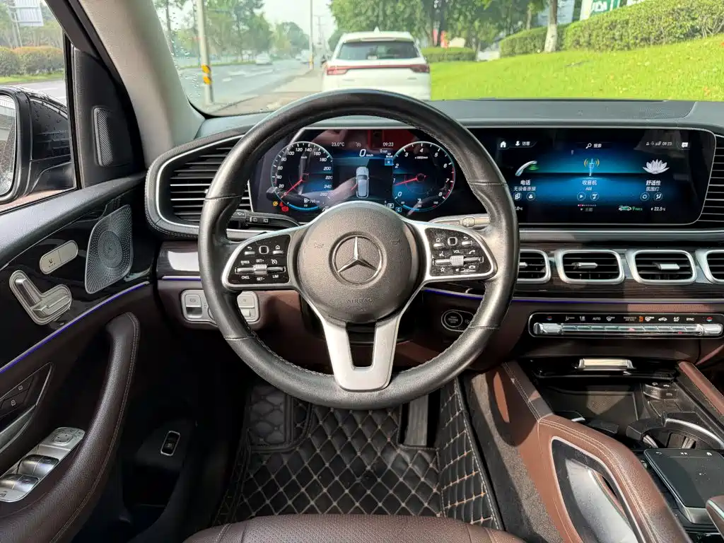 Mercedes-Benz GLE (Import) — миниатюра 14