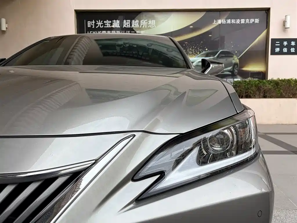 Lexus ES — миниатюра 5