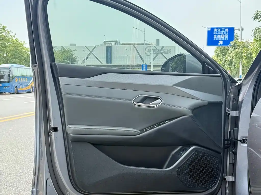 BYD Qin L — миниатюра 18