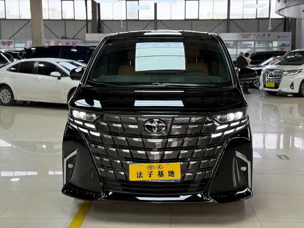 Toyota Alphard 2024 2.5L Luxury
