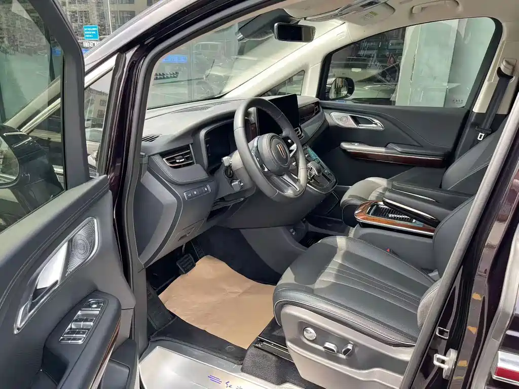 Hongqi Hongqi HQ9 PHEV — миниатюра 6