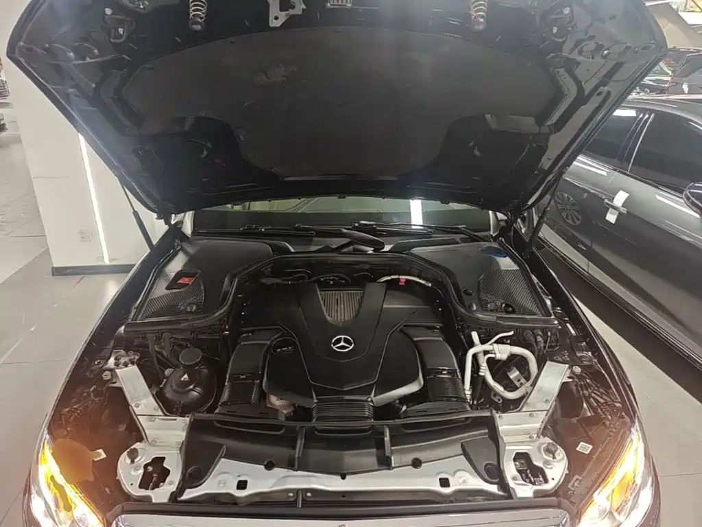 Mercedes-Benz E-Class — миниатюра 20