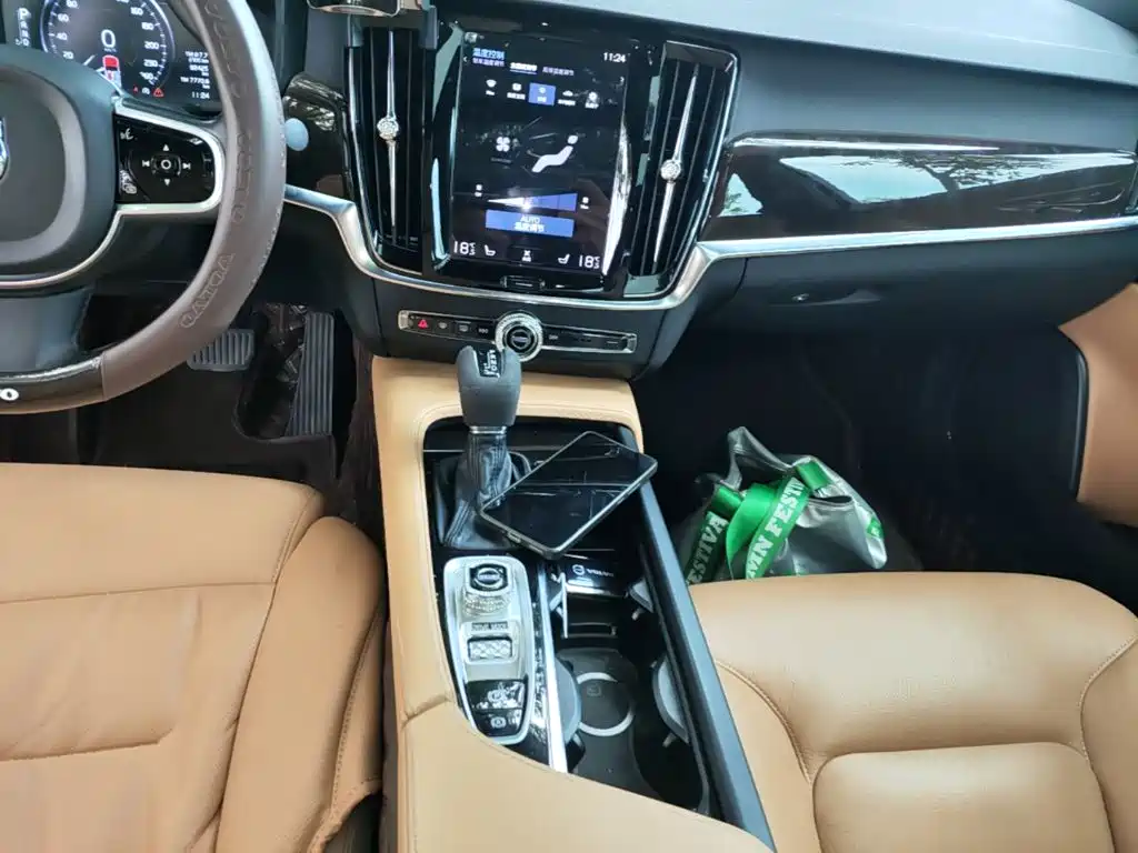 Volvo S90 — миниатюра 14