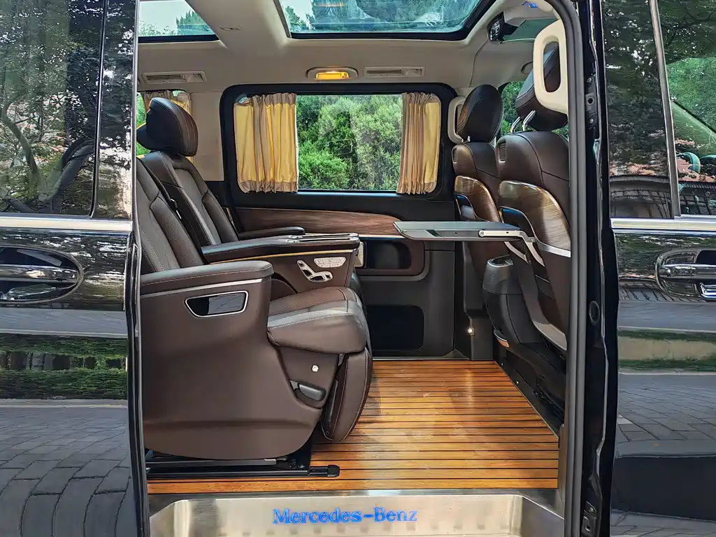 Mercedes-Benz V-Class — миниатюра 8