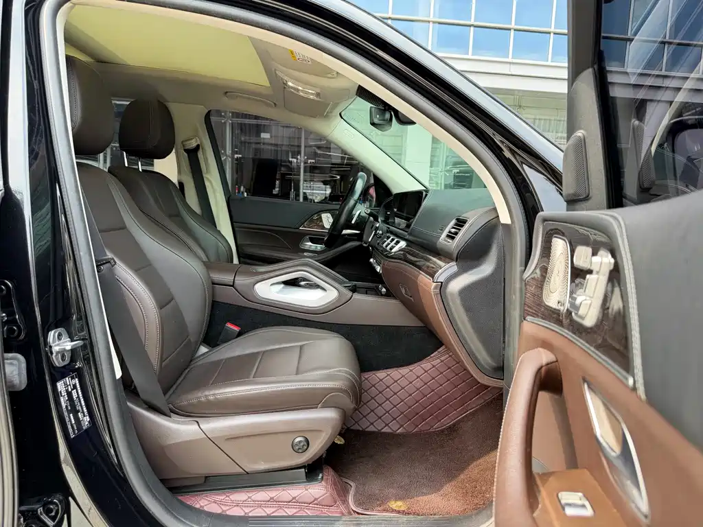 Mercedes-Benz GLS — миниатюра 8