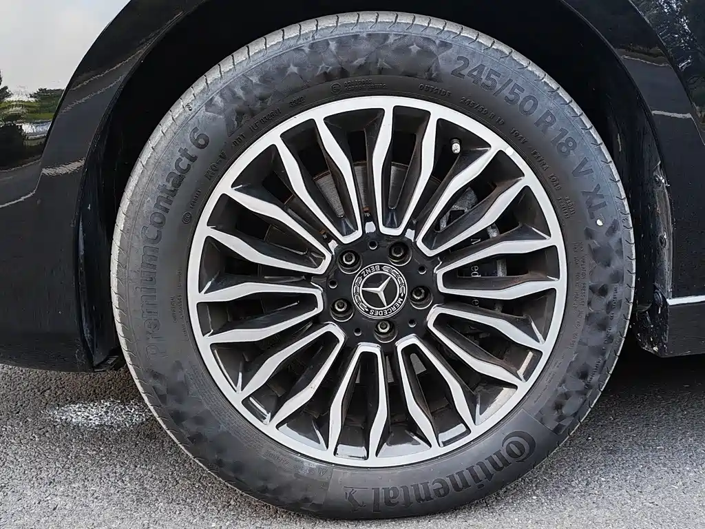 Mercedes-Benz V-Class — миниатюра 17