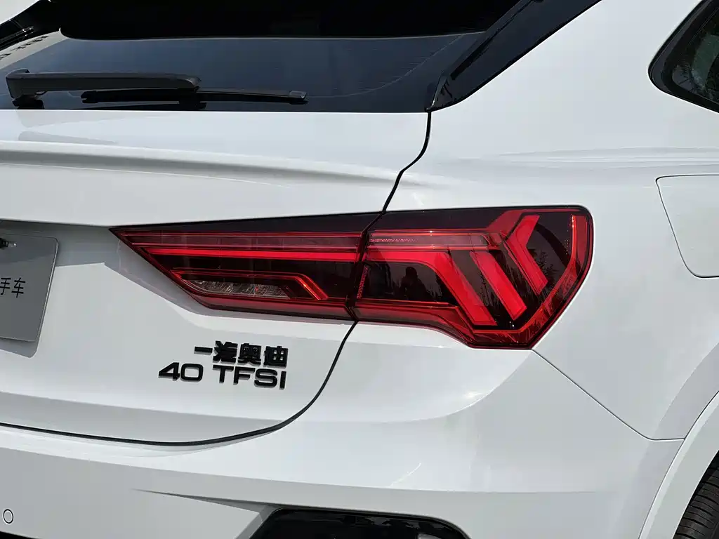 Audi Q3 Sportback — миниатюра 12
