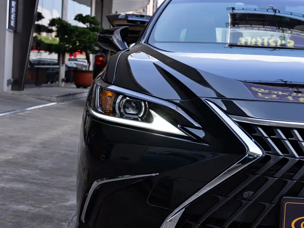 Lexus ES — миниатюра 6
