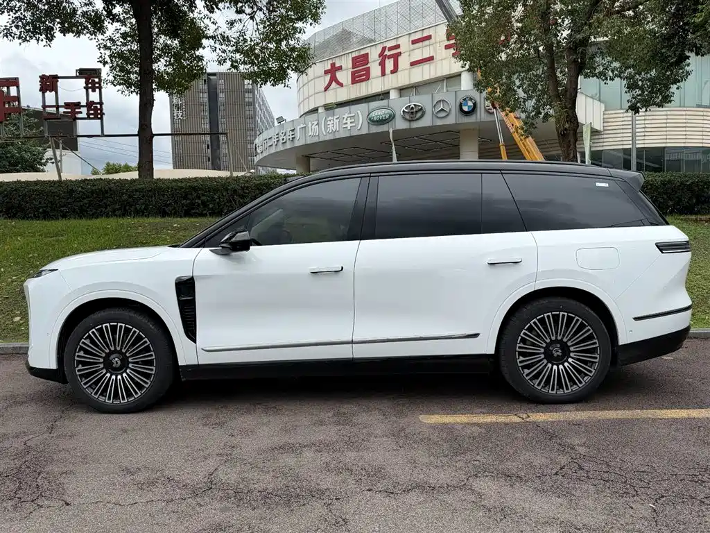 NIO ES8 2026 мест Executive Luxury