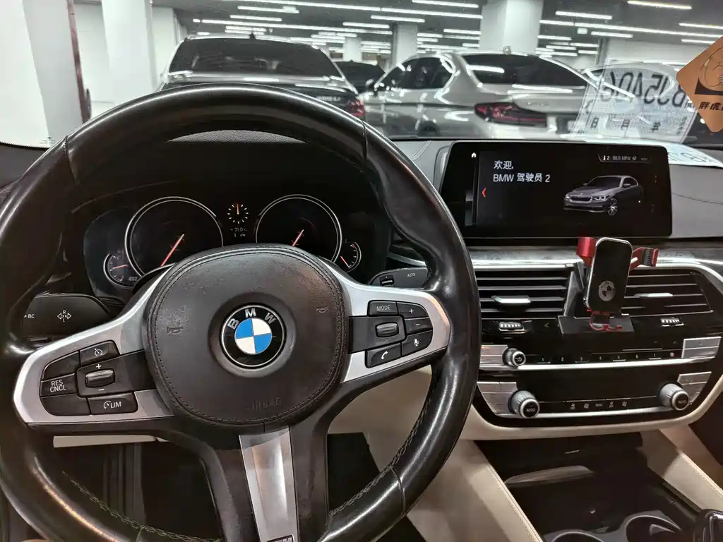 BMW 5 Series — миниатюра 4