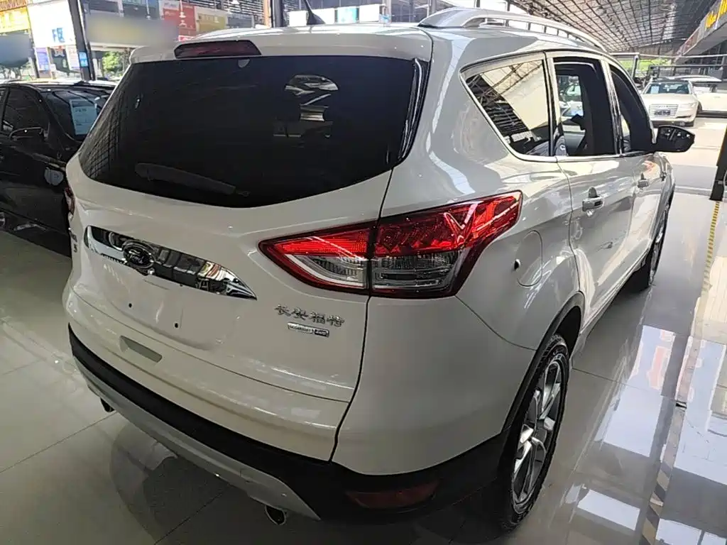 Ford Kuga — миниатюра 7