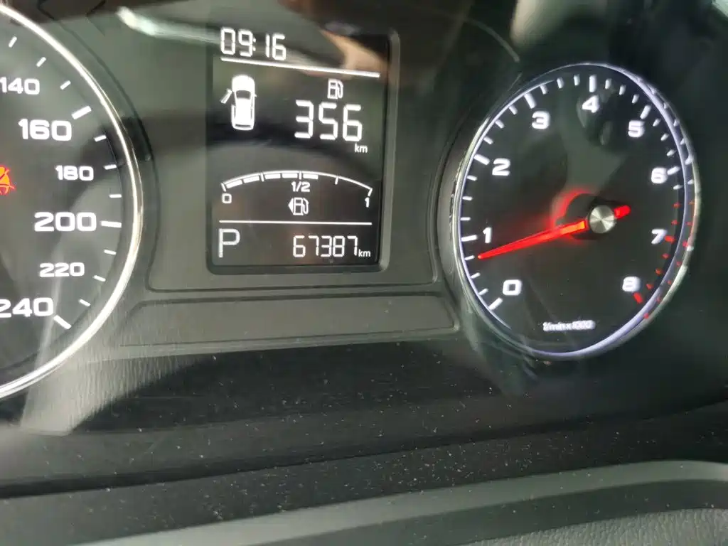 Roewe RX5 — миниатюра 8