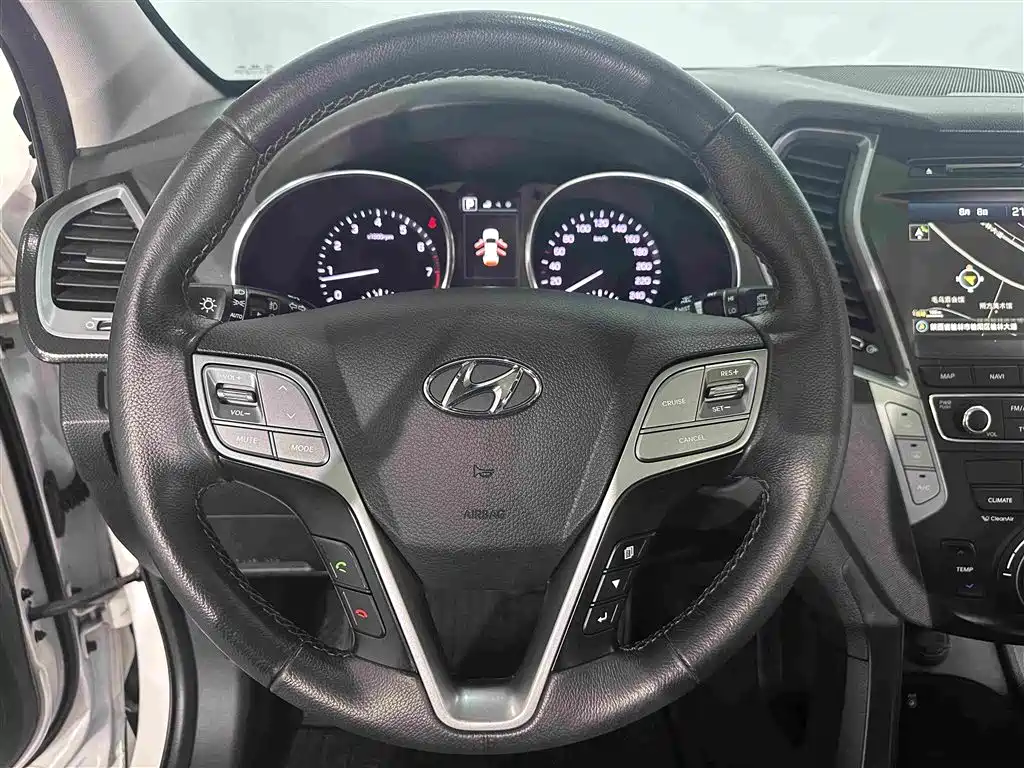 Hyundai Santa Fe — миниатюра 12