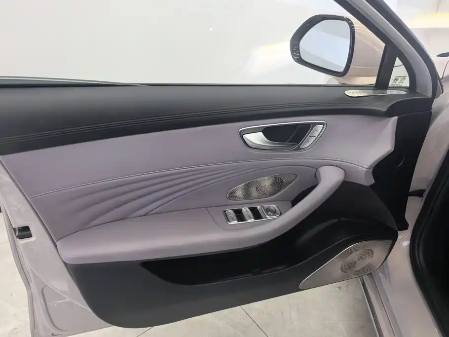 Roewe M7 DMH — миниатюра 7