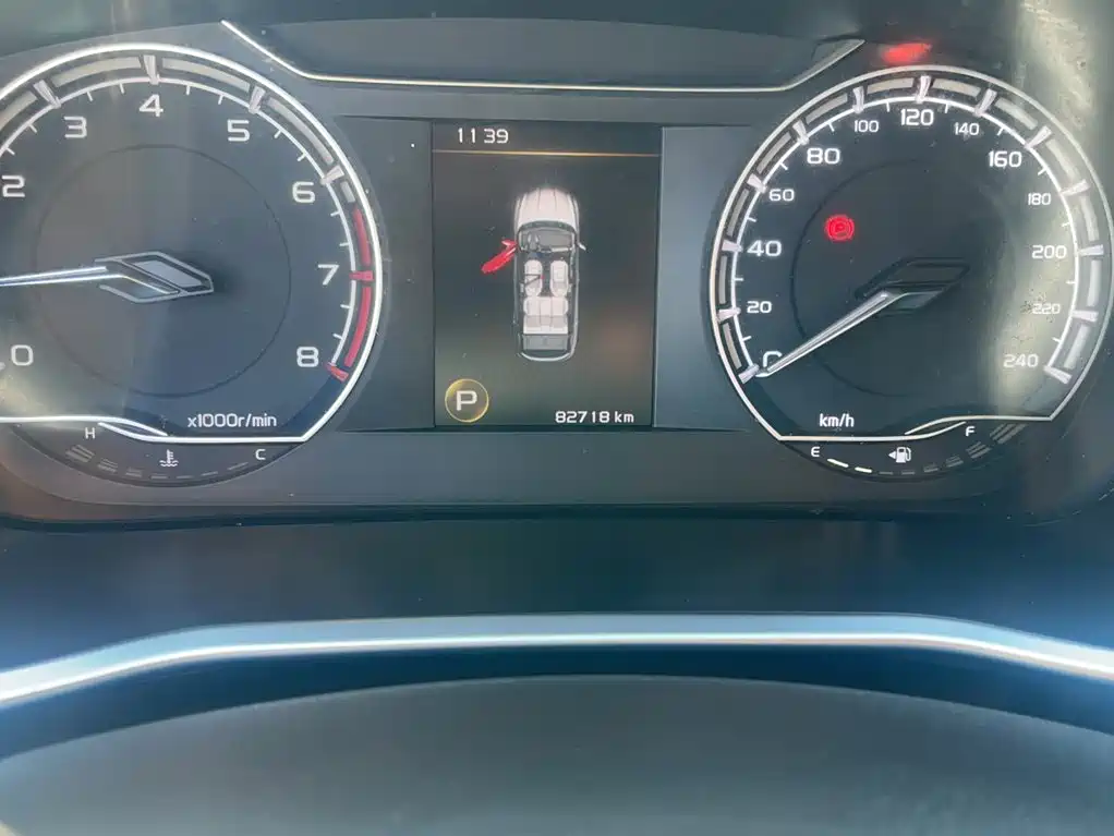 Geely Binyue — миниатюра 12