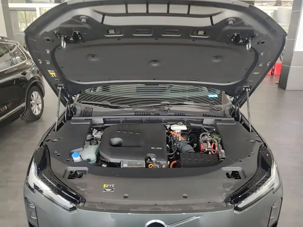 Volvo XC70 PHEV — миниатюра 20