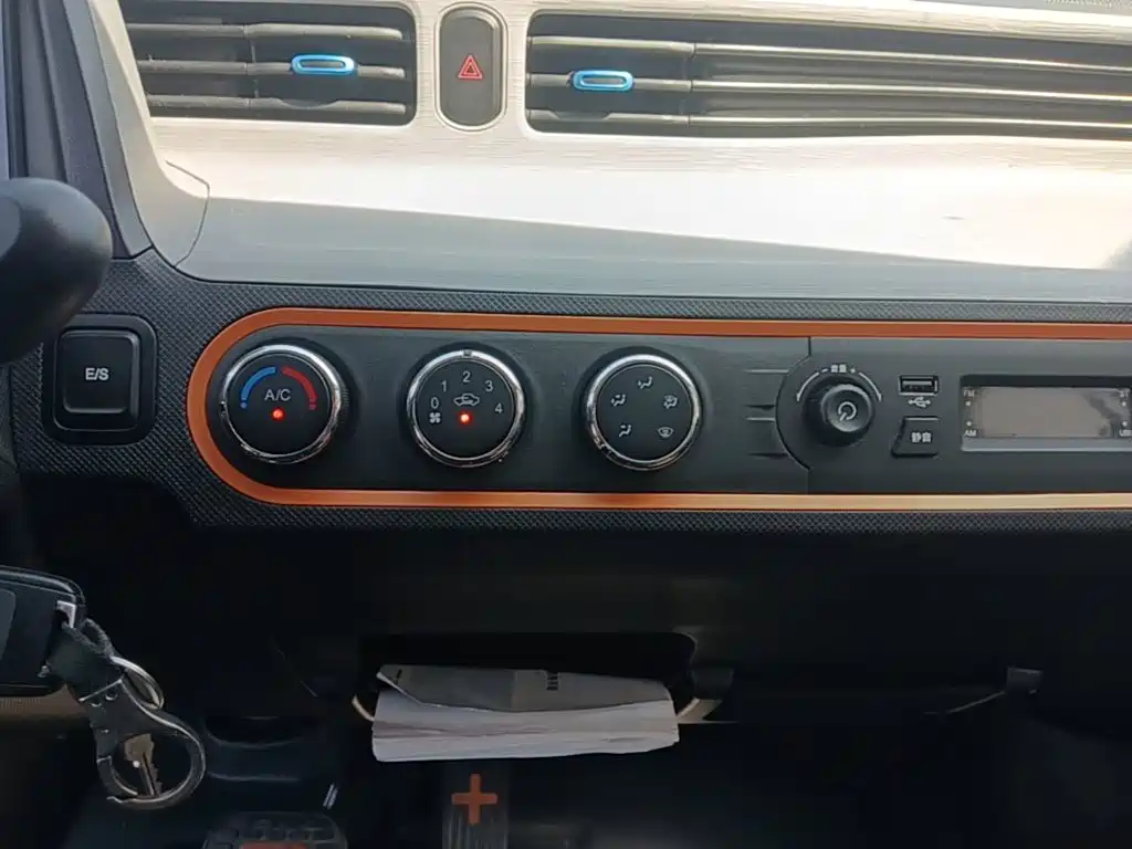 Wuling MINIEV — миниатюра 13