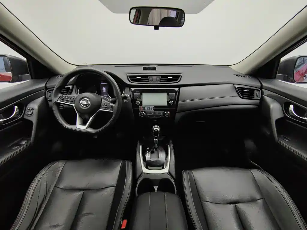 Nissan X-Trail — миниатюра 5