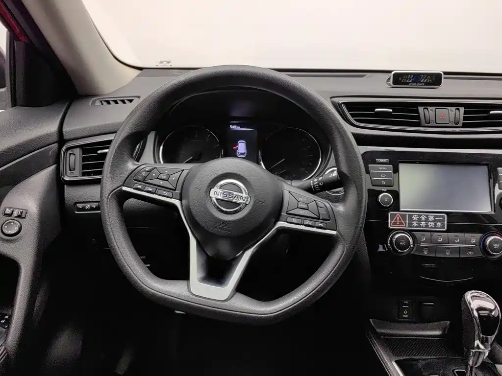 Nissan X-Trail — миниатюра 11