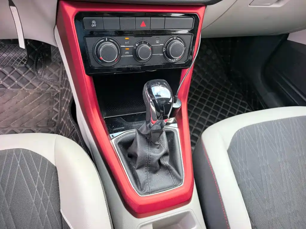 Volkswagen T-Cross — миниатюра 14