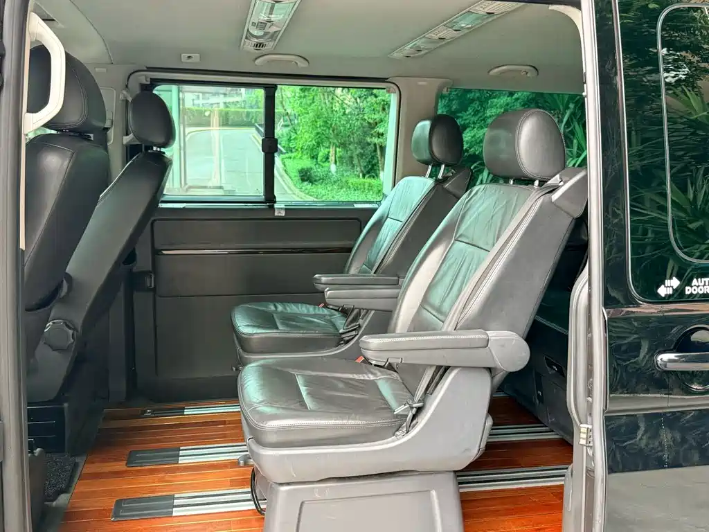 Volkswagen Multivan — миниатюра 8
