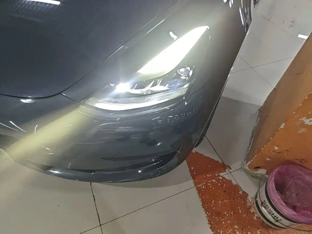 Tesla Model 3 — миниатюра 24