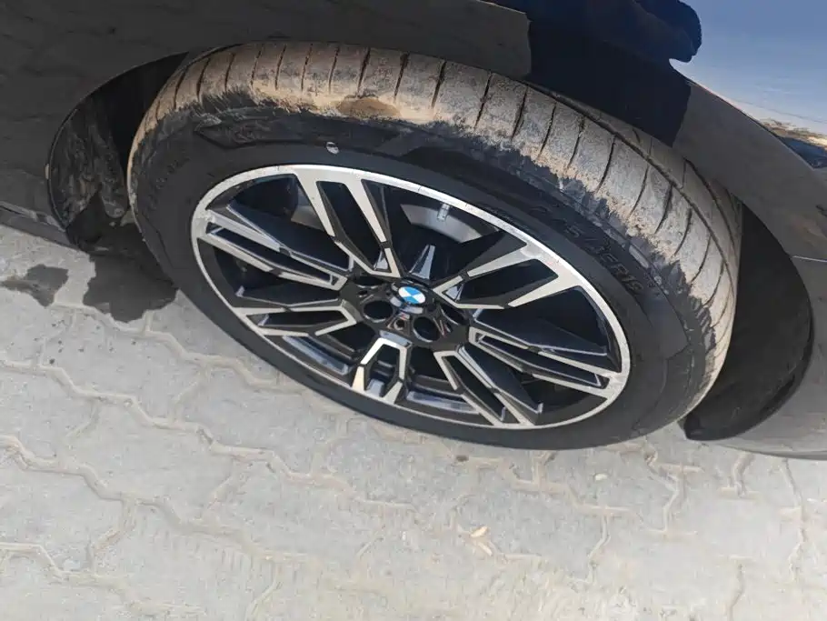 BMW 5 Series — миниатюра 6
