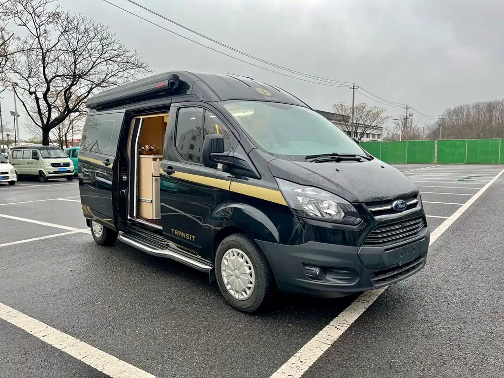 Ford B 2022 2.0T AT