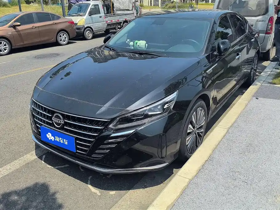Купить Nissan Teana