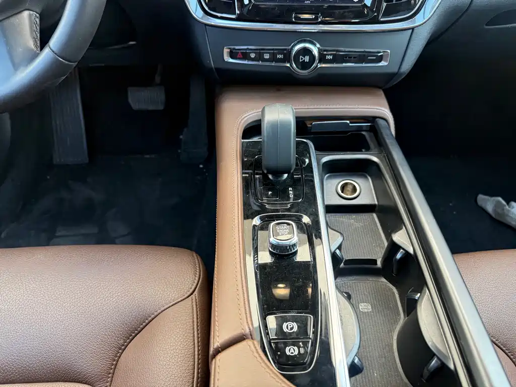 Volvo S90 — миниатюра 12