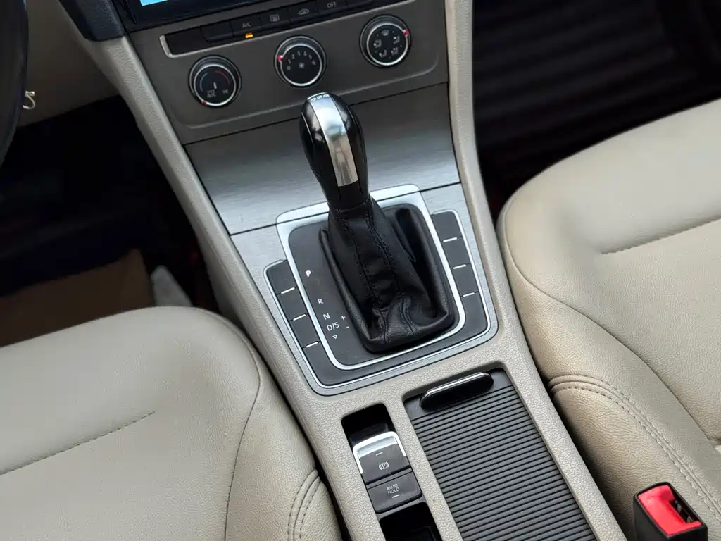 Volkswagen Golf — миниатюра 15