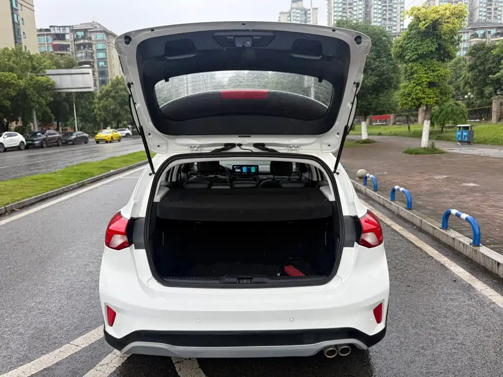 Ford Focus Active — миниатюра 30