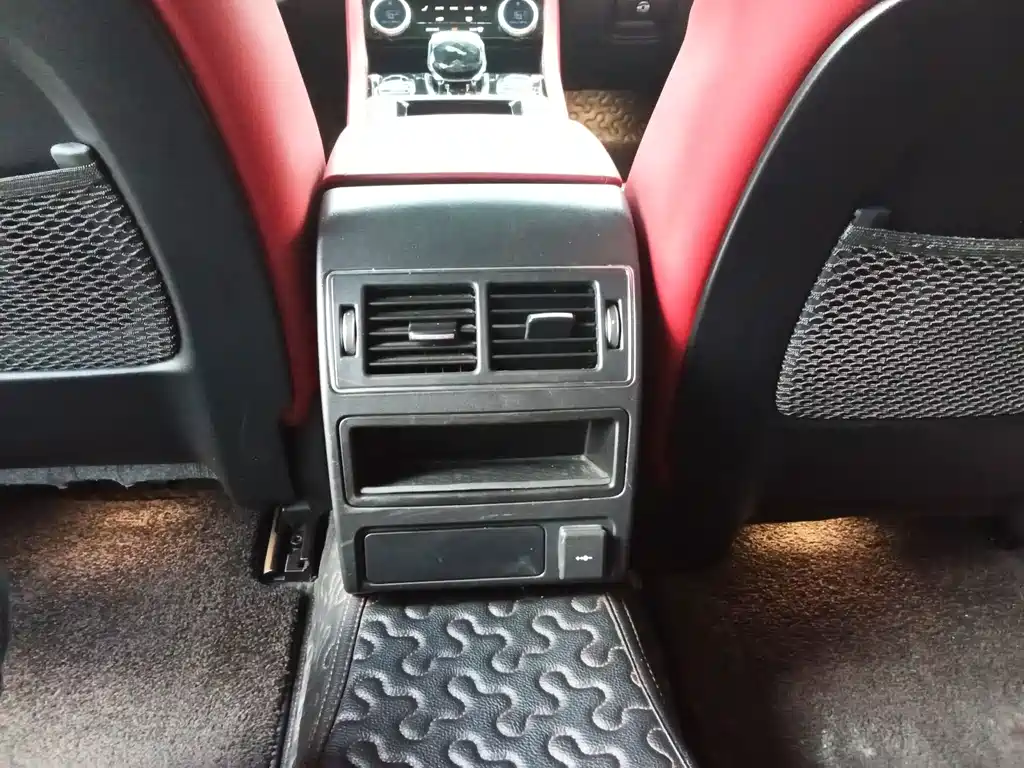 Jaguar XFL — миниатюра 14