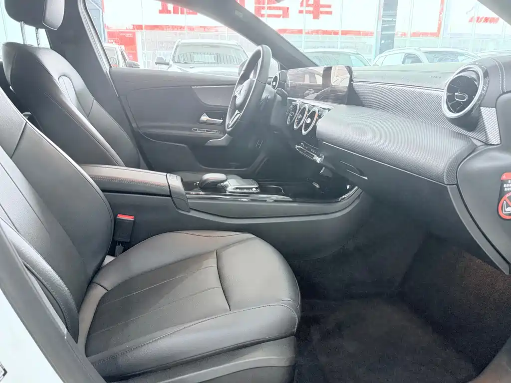 Mercedes-Benz A-Class — миниатюра 11