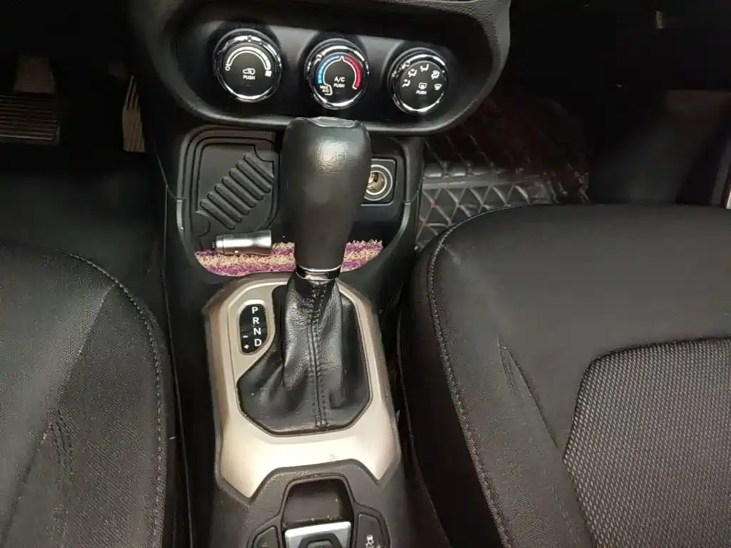 Jeep Renegade — миниатюра 14