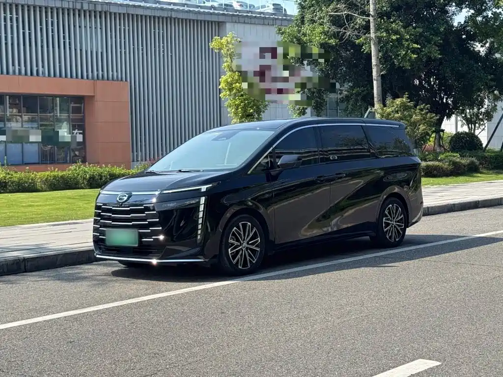 GAC Motor Trumpchi E8 PHEV