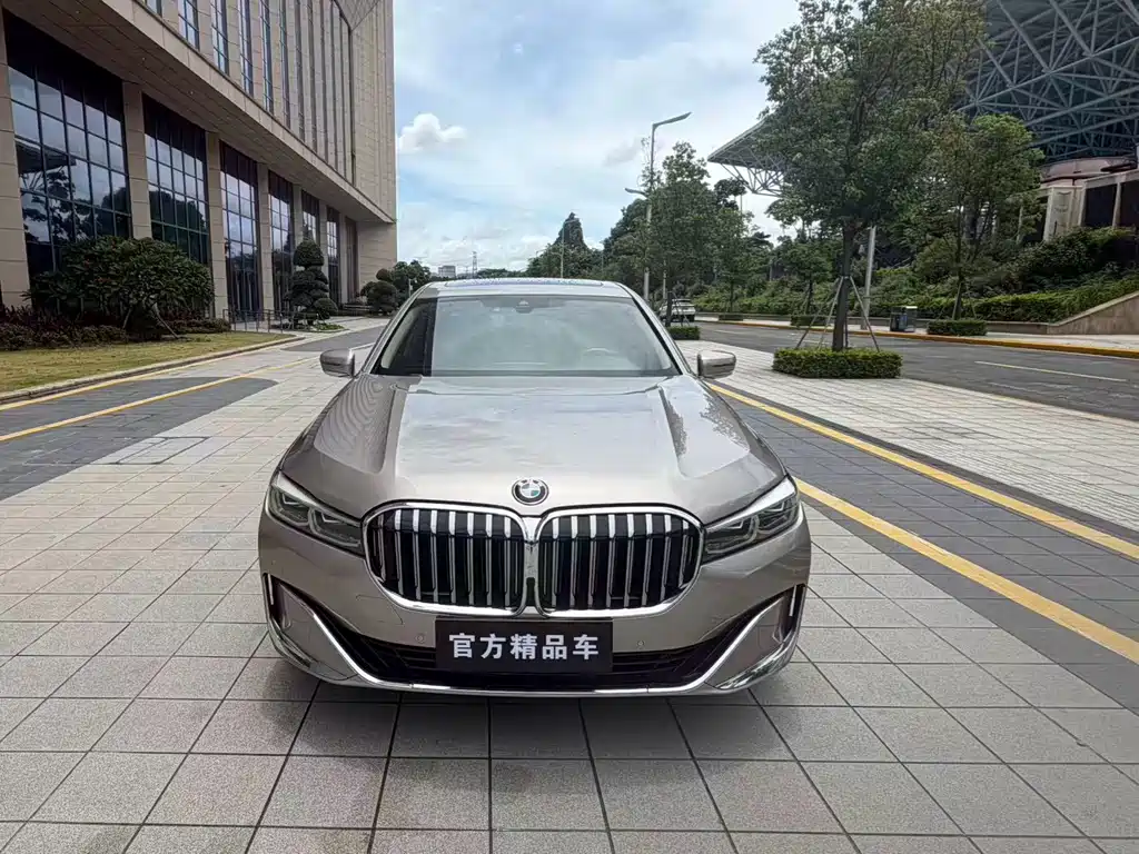 BMW 7 Series — миниатюра 2