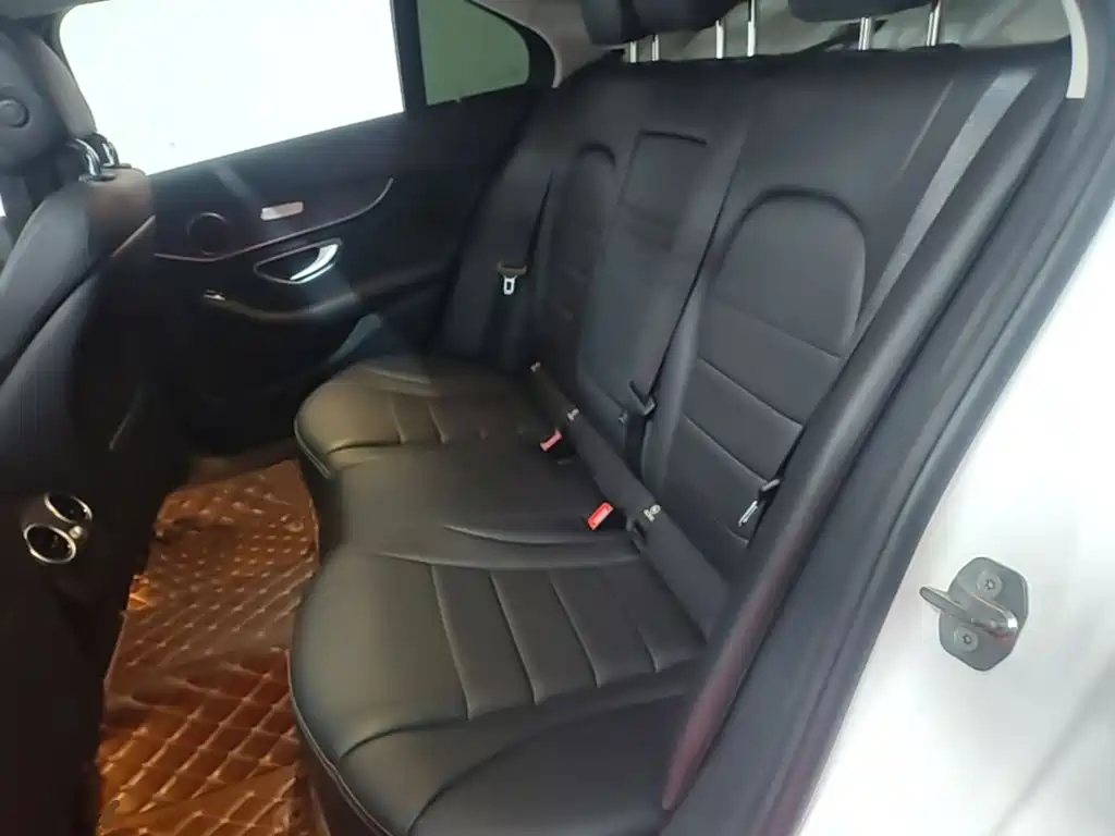 Mercedes-Benz C-Class — миниатюра 17