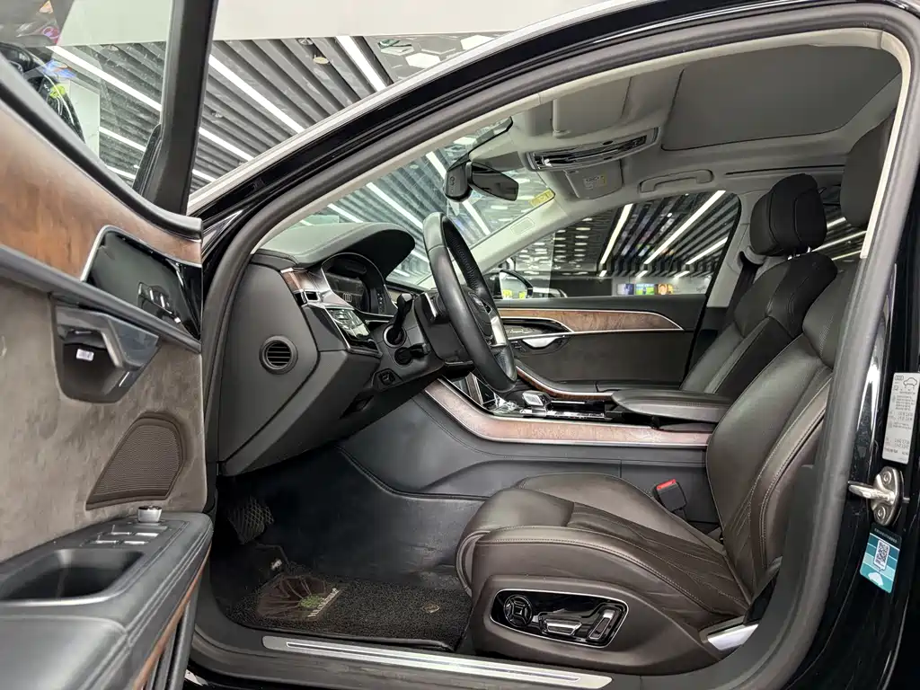Audi A8 — миниатюра 2