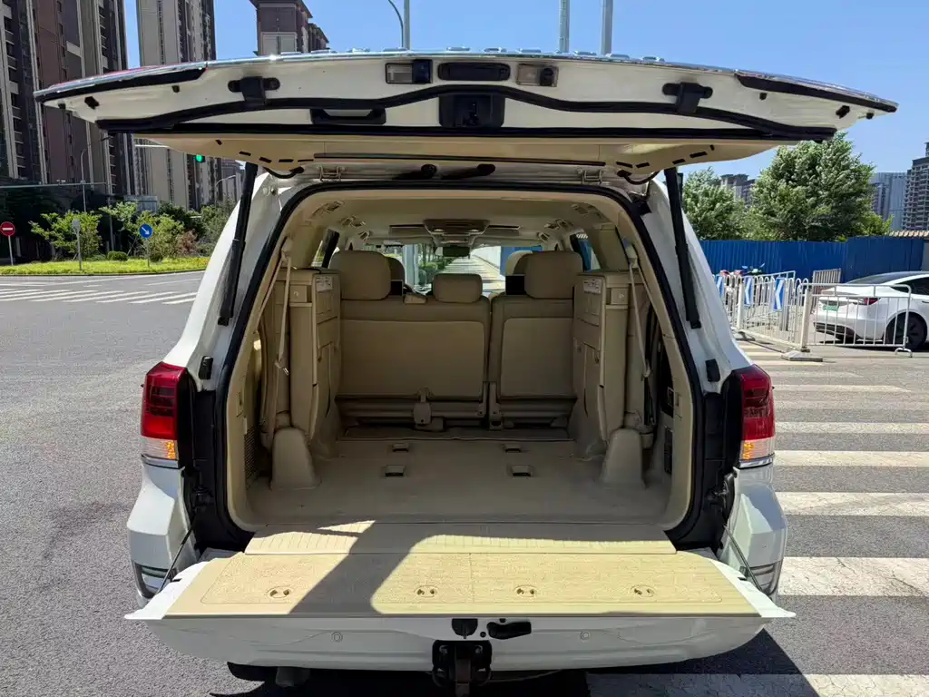 Toyota Land Cruiser 2017 4.6L GX-R