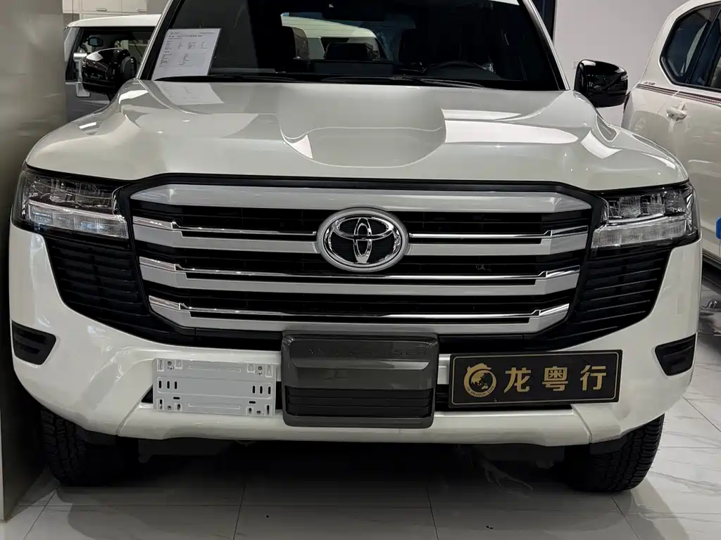 Toyota Land Cruiser LC300 2024 4.0L