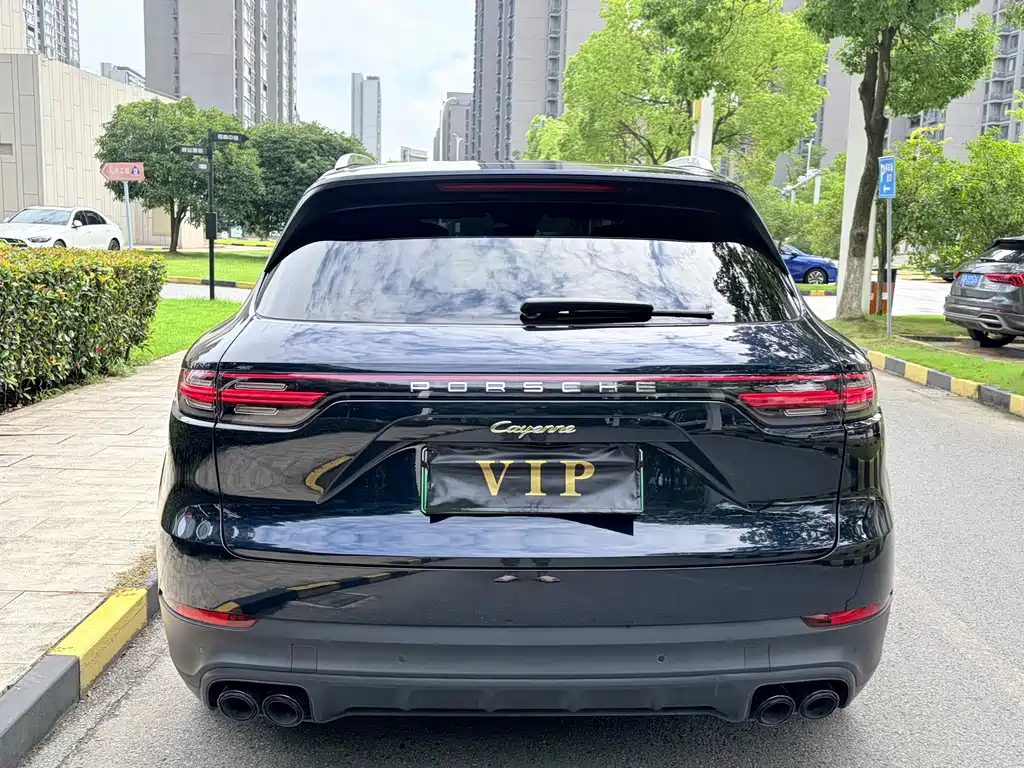 Porsche Cayenne Hybrid — миниатюра 6
