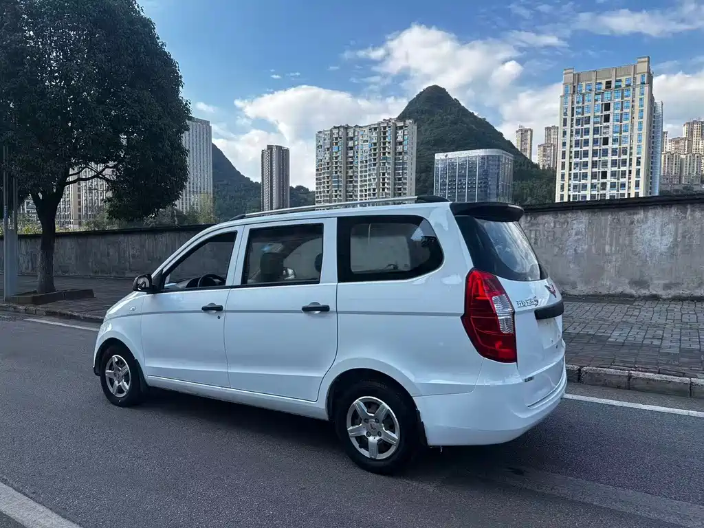 Wuling Hongguang — миниатюра 9