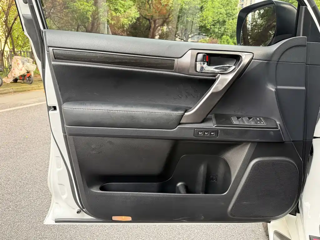 Lexus GX — миниатюра 11