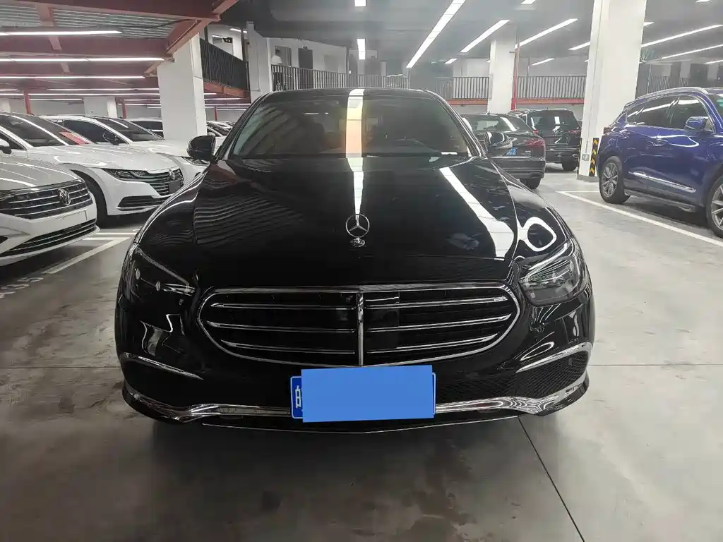 Mercedes-Benz E-Class — миниатюра 2