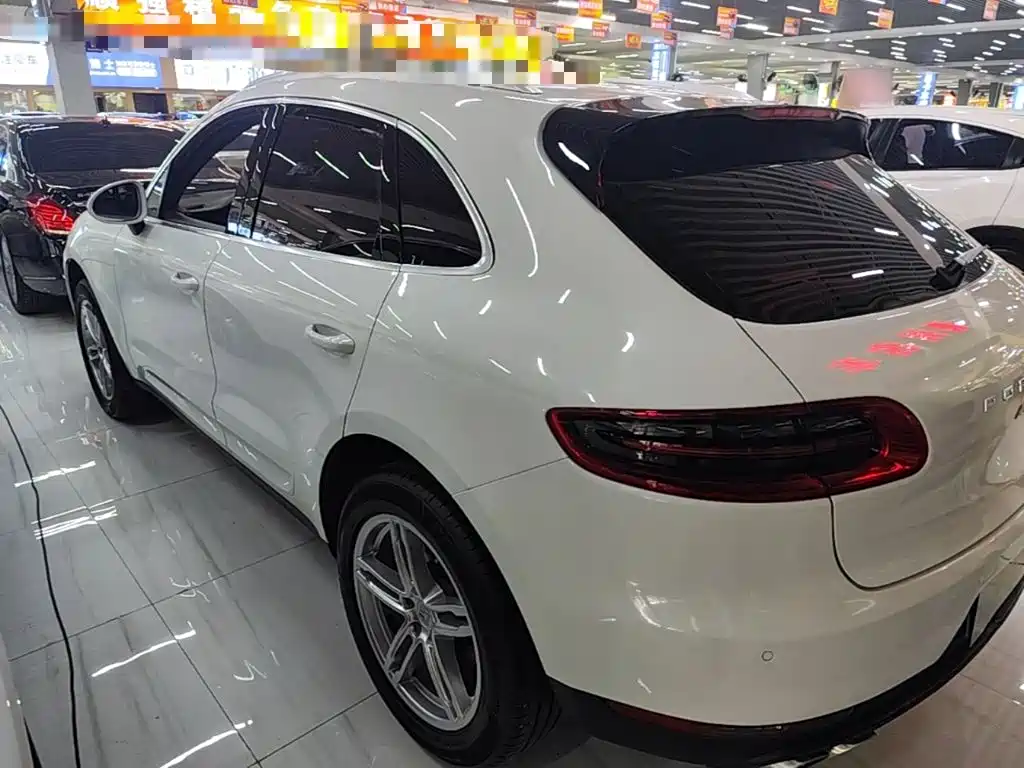 Porsche Macan — миниатюра 5