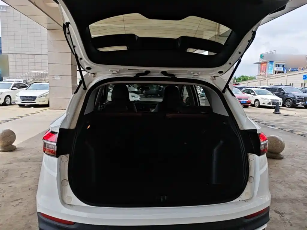Geely Binyue — миниатюра 19